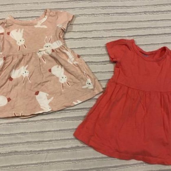 Like New - Old Navy 2 set Tops - A Solid & A Rabbit Design - 6 to 12 months - Picture 1 of 3
